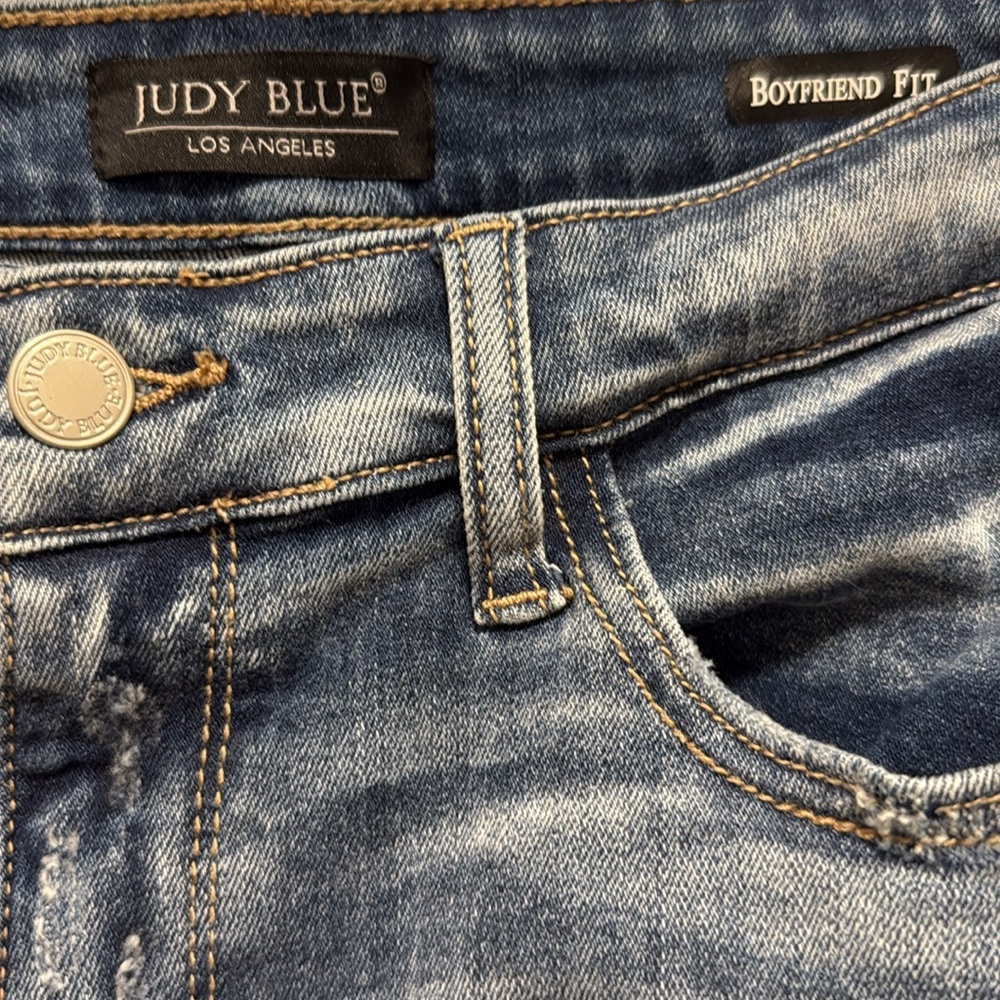 Judy Blue Boyfriend Fit Distressed 7/28. Good as new. - Picture 2 of 11